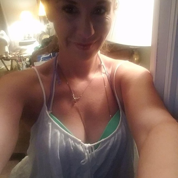 Meet your Posher, Noelle - Picture 1 of 1